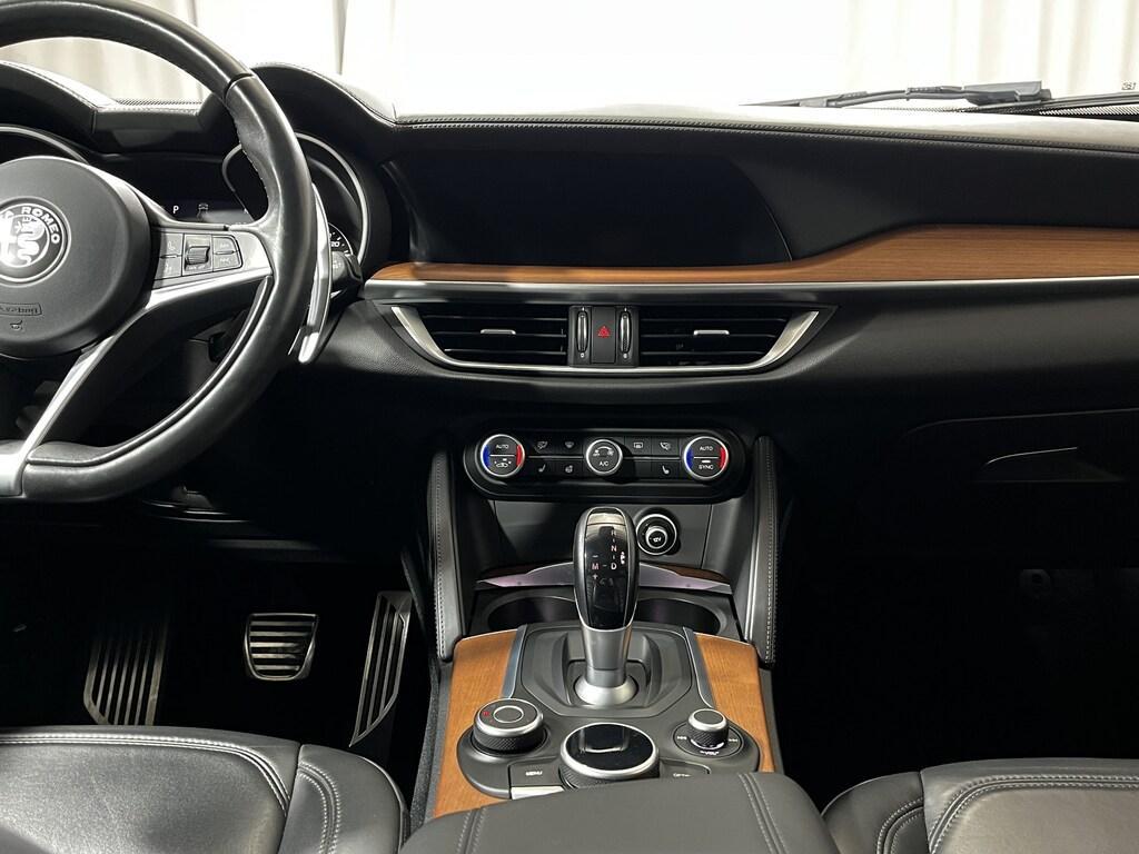 Alfa Romeo Stelvio 2.0 t Executive Q4 280cv auto my19
