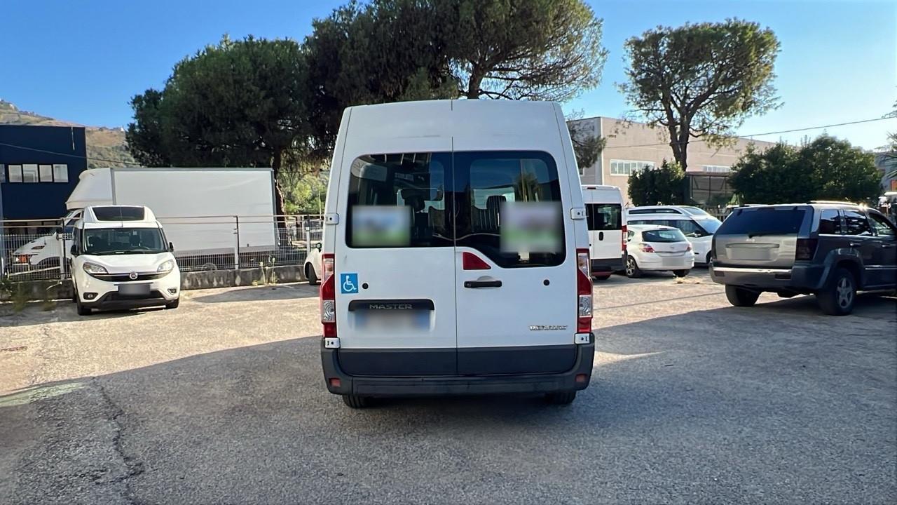 Minibus 9 posti Renault Master Trasporto Disabili