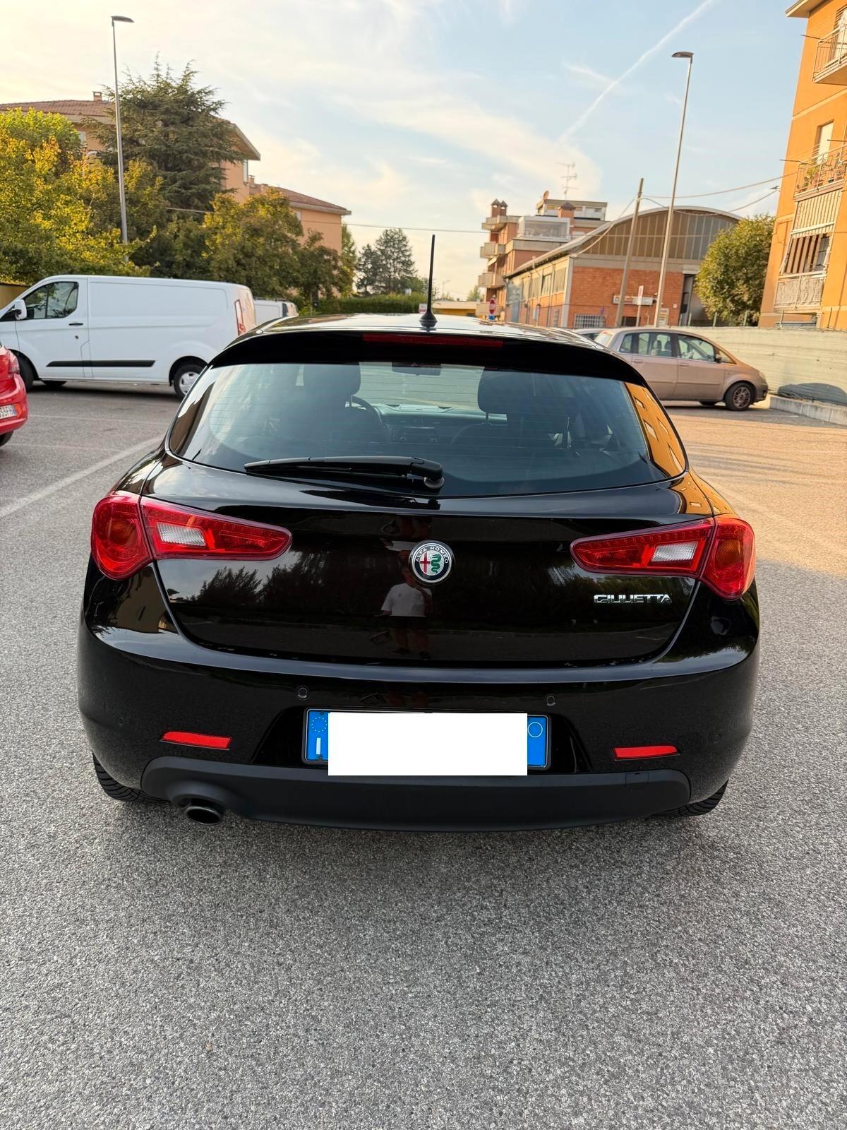 Alfa Romeo Giulietta 1.6 JTDM - NEOPATENTATI - 12 MESI DI GARANZIA -