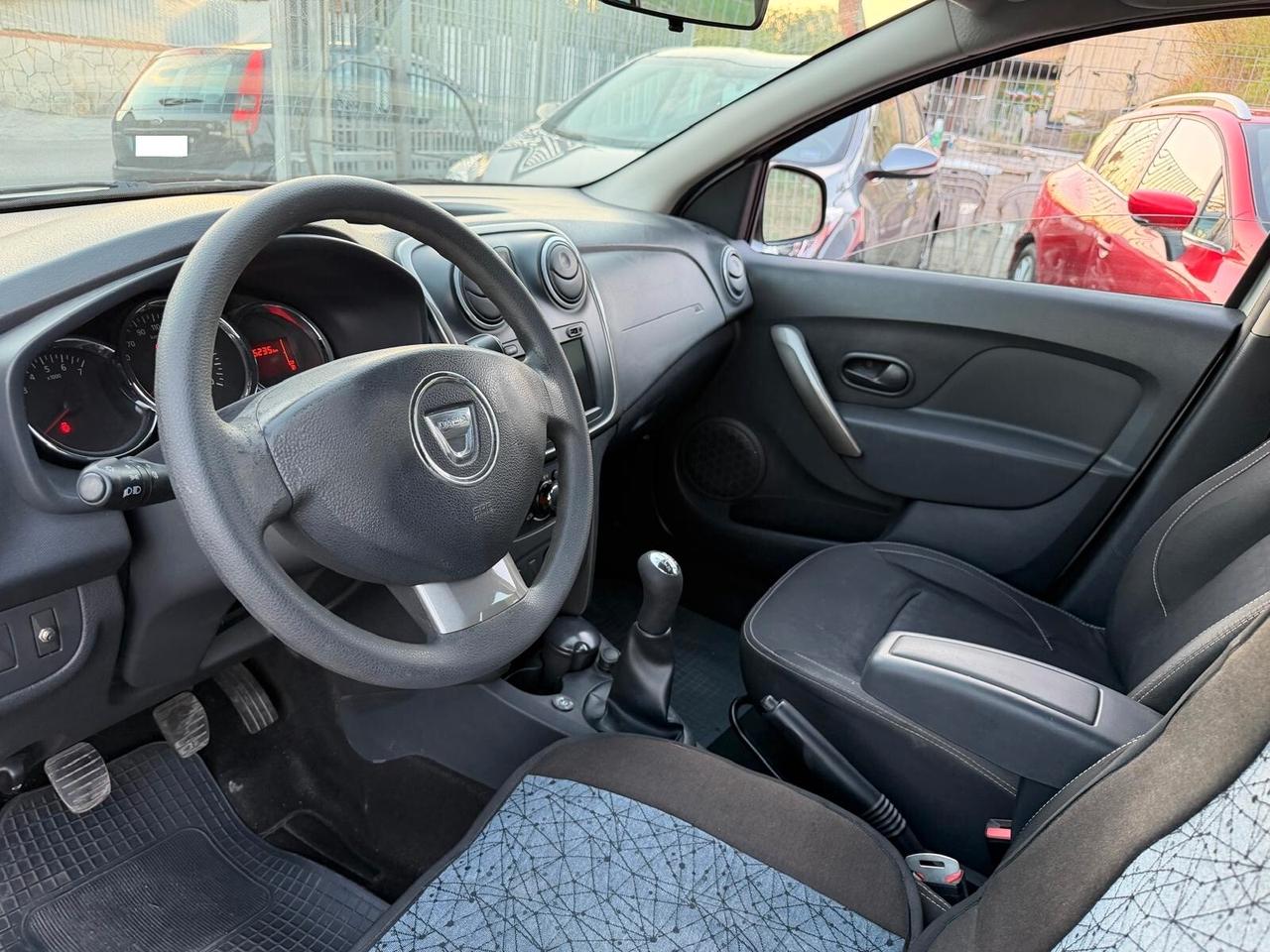 Dacia Sandero 1.2 GPL 75CV Lauréate-2013