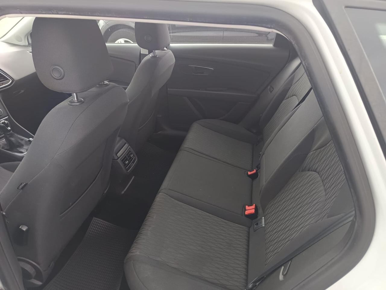 Seat Leon 1.6 TDI 105 CV Tua a 105€ / mese