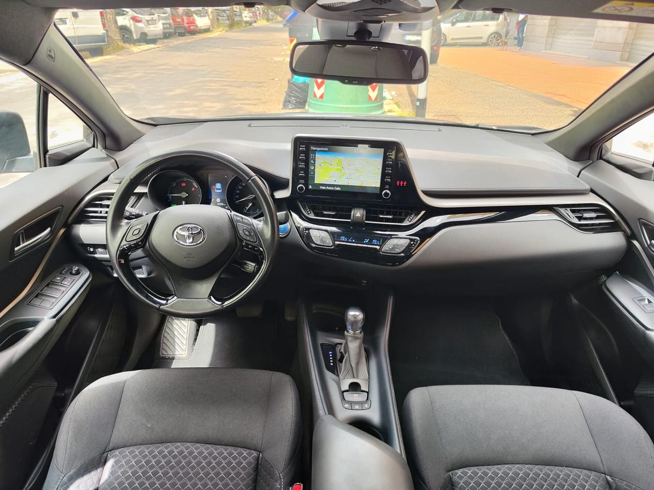 Toyota C-HR 1.8 Hybrid Business