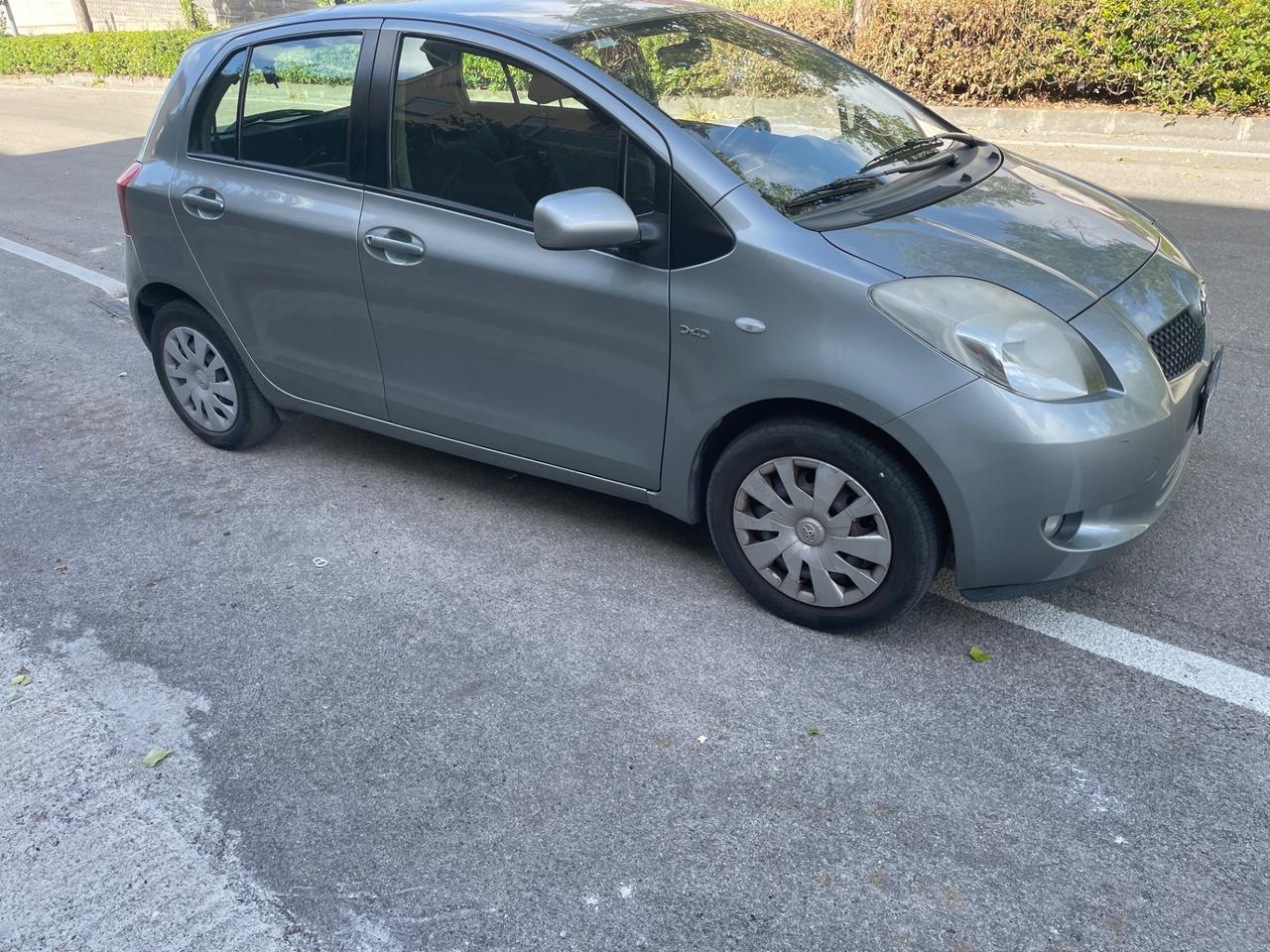 Toyota Yaris 1.4 D-4D 5 porte Sol