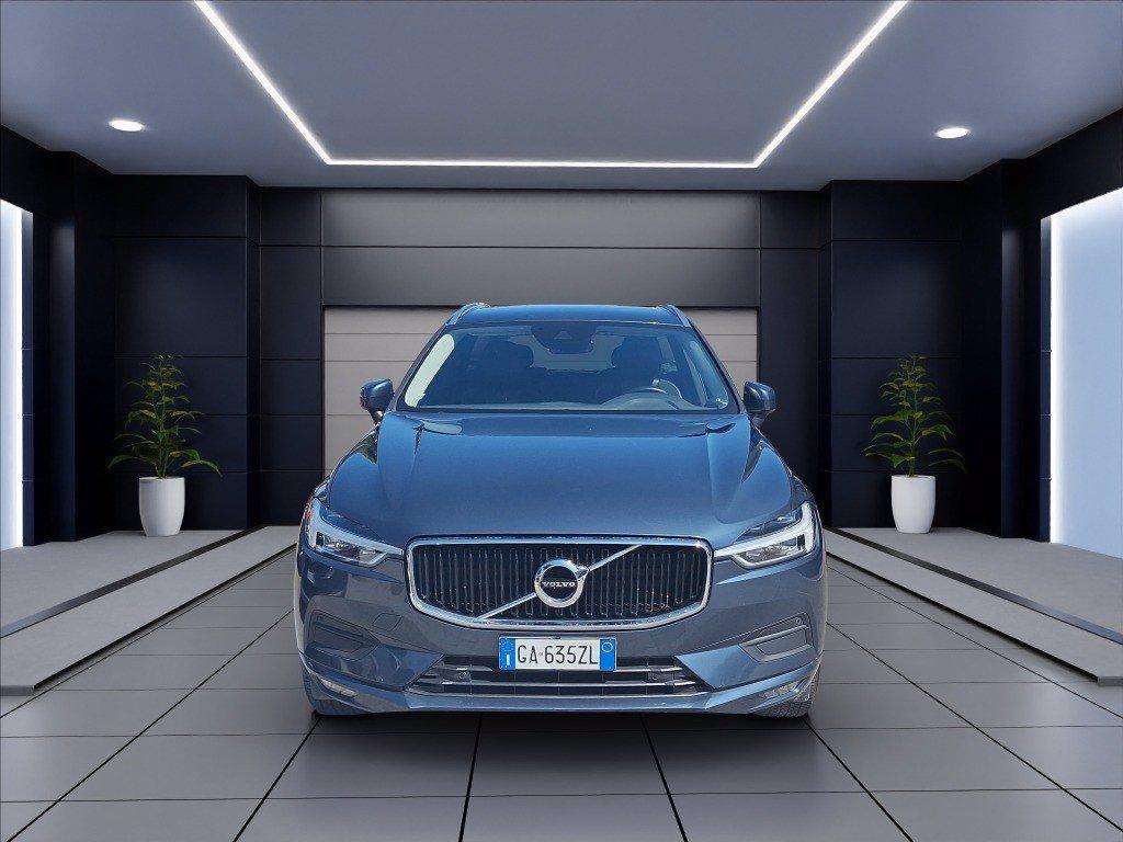 VOLVO XC60 2.0 d4 Momentum auto my20 del 2020