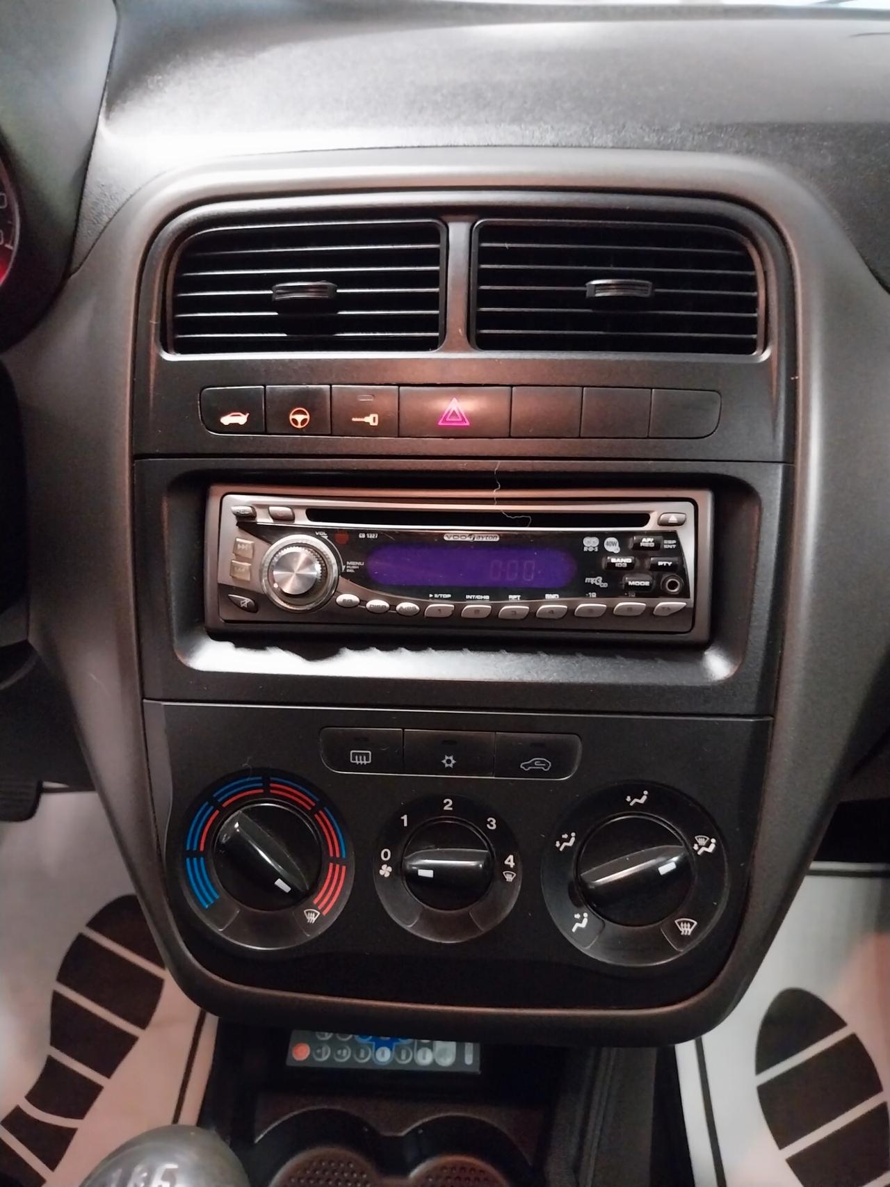 Fiat Grande Punto 1.3 MJT 75 CV 5 porte - ok neopatentati