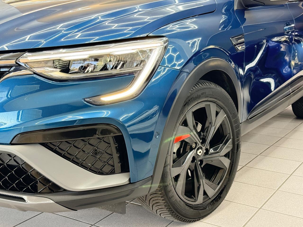 Renault Arkana Hybrid E-Tech 145 CV R.S. Line