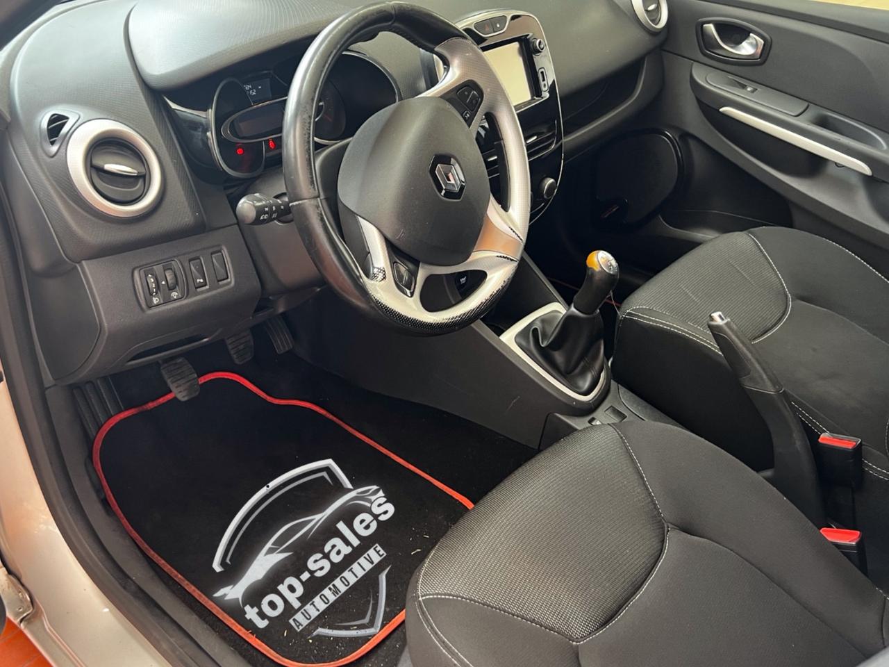 Renault Clio 1.2 75CV 5 porte Zen Si Neopatentati