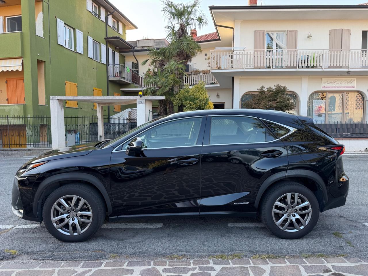 Lexus NX 300h Hybrid 4WD Executive