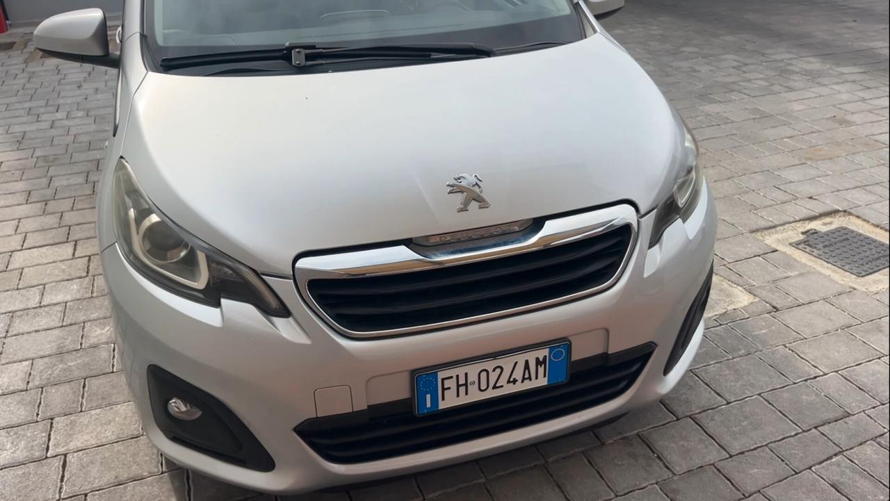 Peugeot 108 PureTech 82 5 porte Allure