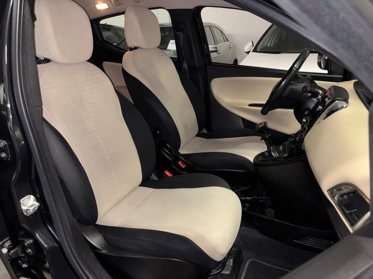 Lancia Ypsilon 1.2 BENZINA OK NEOPATENTATI