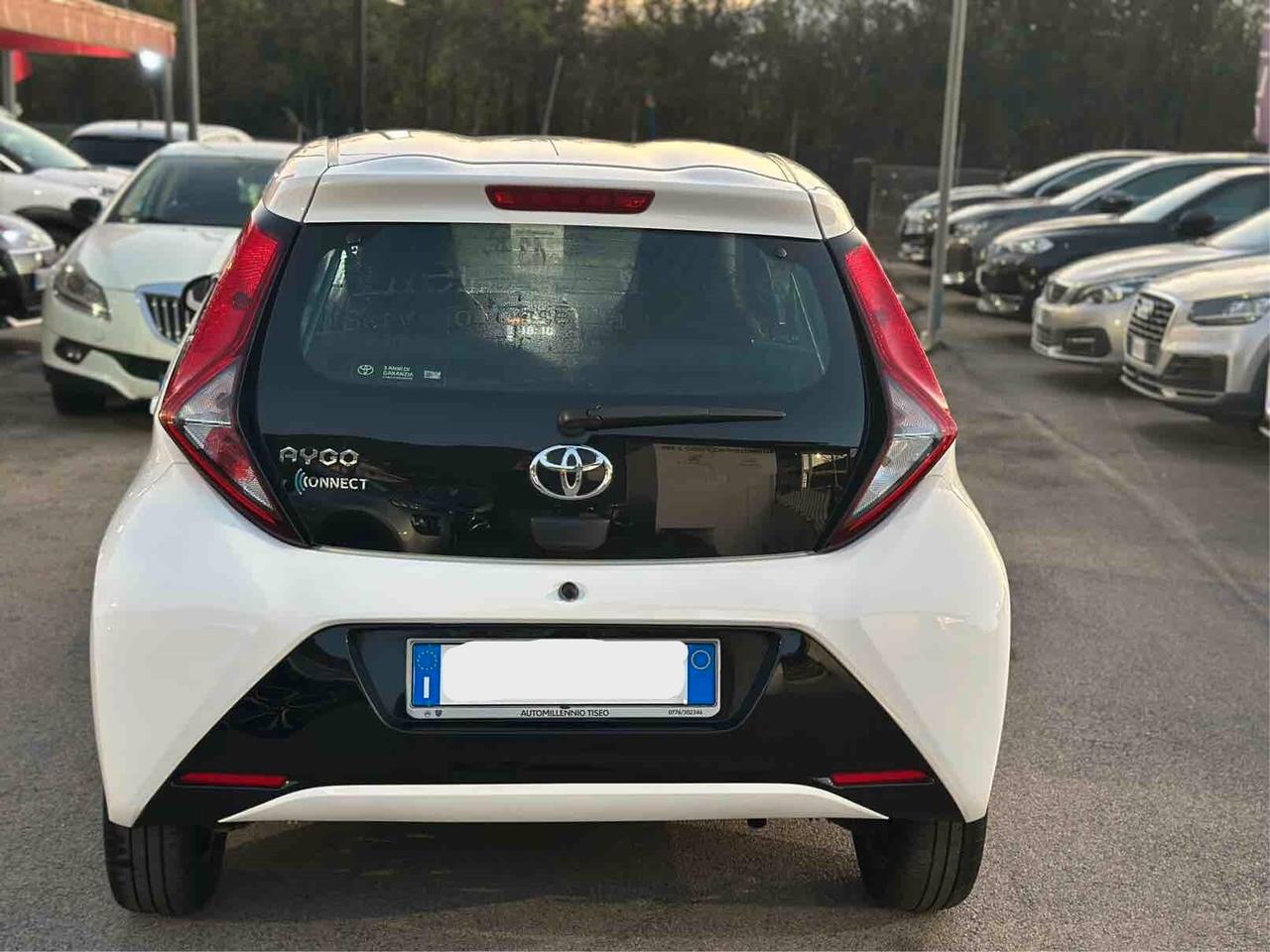 Toyota Aygo Connect 1.0 VVT-i 72CV 5 porte x-business plus cambio automatico