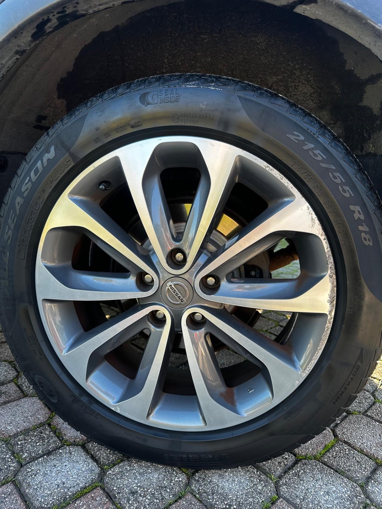 Nissan Qashqai 2.0 dCi DPF 4WD Tekna