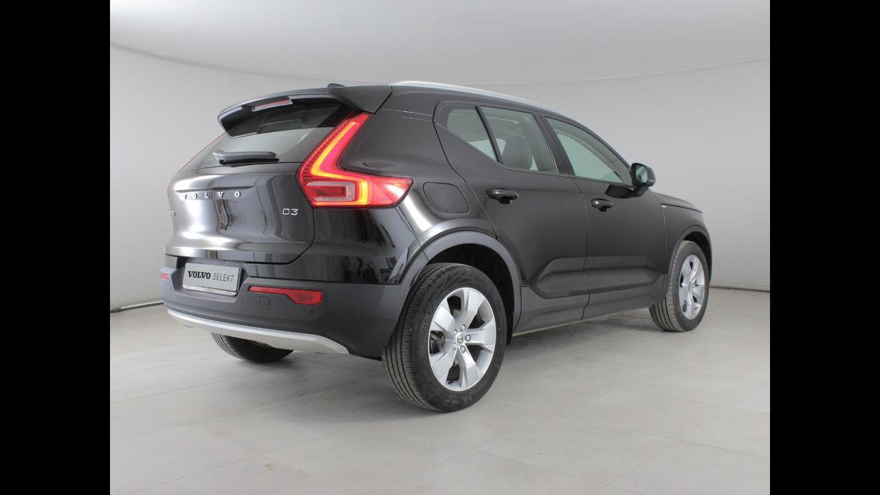 VOLVO XC40 - XC40 2.0 d3 Momentum my21
