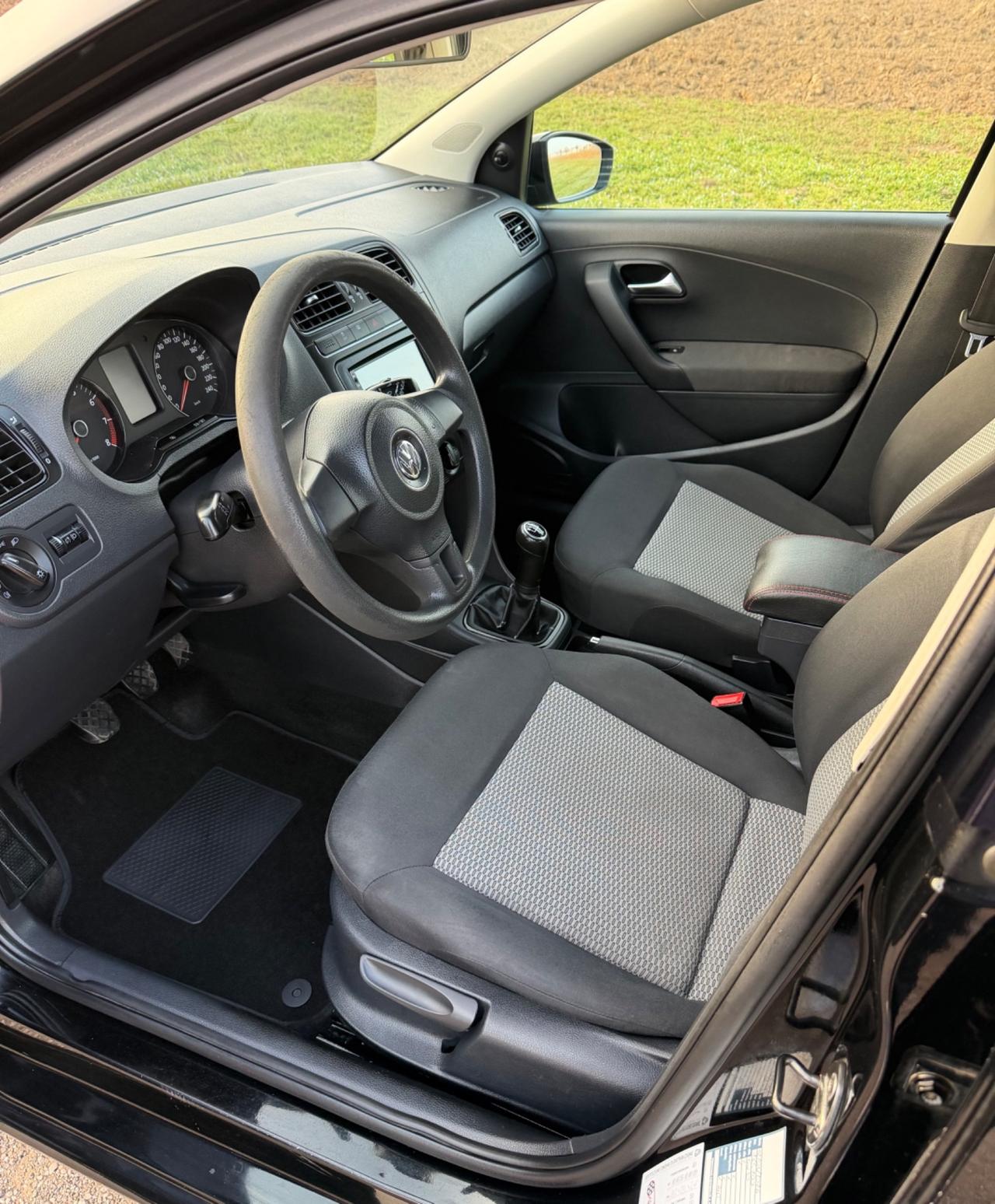 VOLKSWAGEN POLO 1.2 BENZINA 5 PORTE NEOPATENTATi