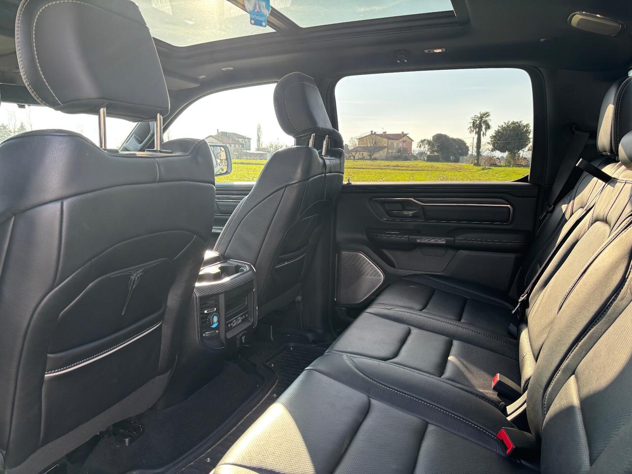 Dodge RAM 1500 LIMITED 5.7 EMI V8