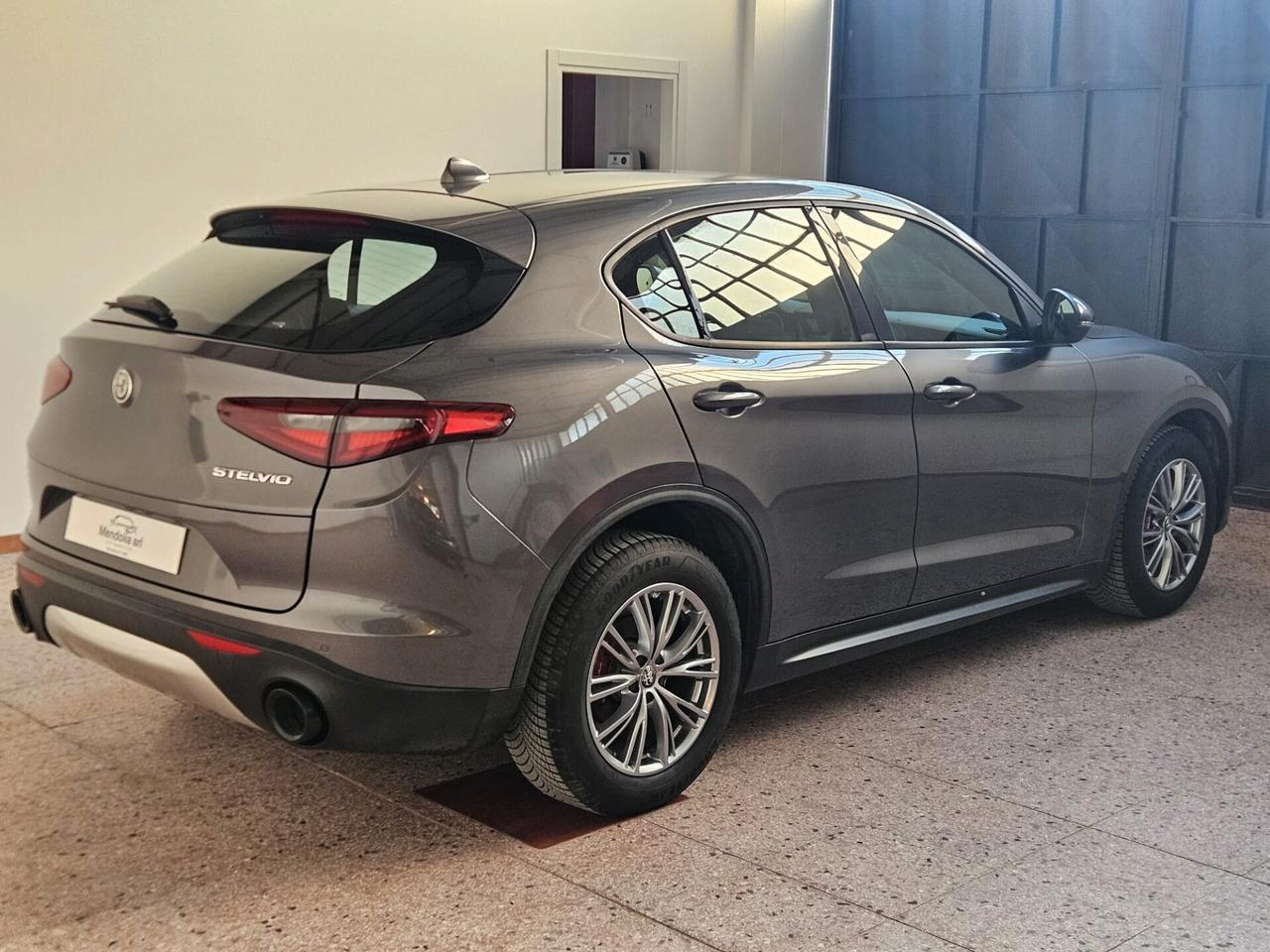 Alfa Romeo Stelvio 2.2 Turbodiesel 190 CV AT8 Q4 Business