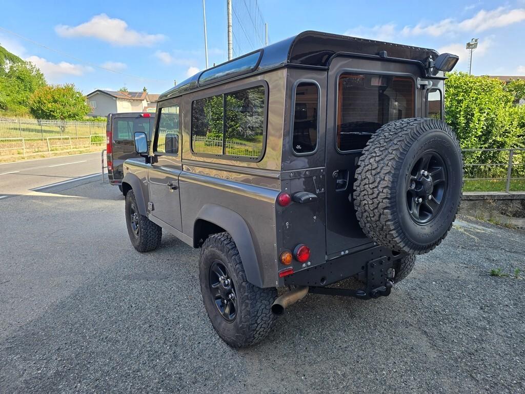 Land Rover Defender 90 TD5 SW DA VETRINA!