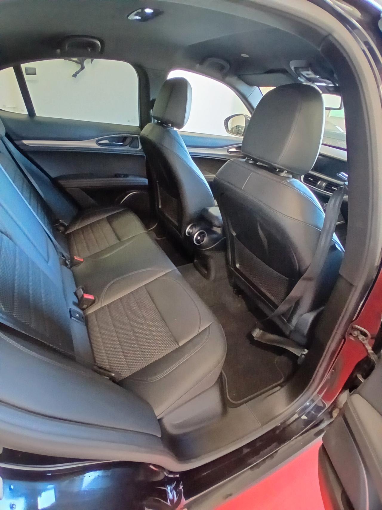 Alfa Romeo Stelvio 2.2 Turbodiesel 190 CV AT8 Q4 Sprint