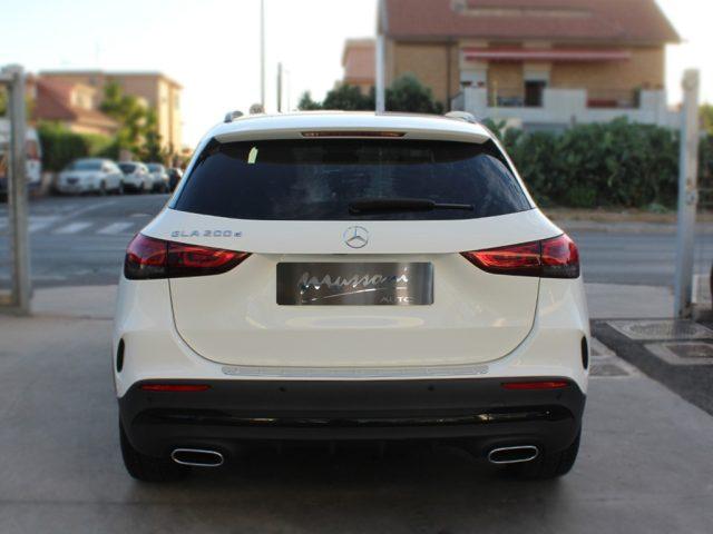 MERCEDES-BENZ GLA 200 d Automatic Premium
