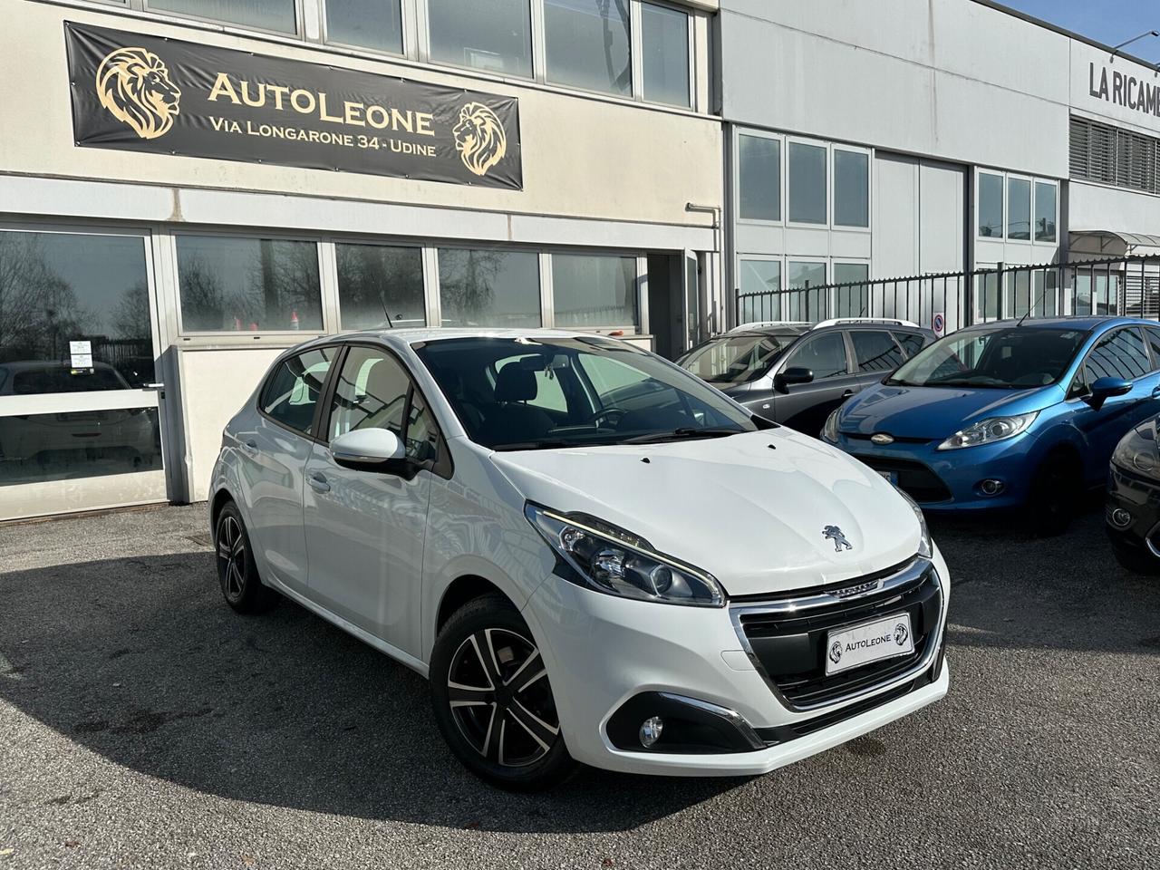 Peugeot 208 PureTech 82 5 porte Touch