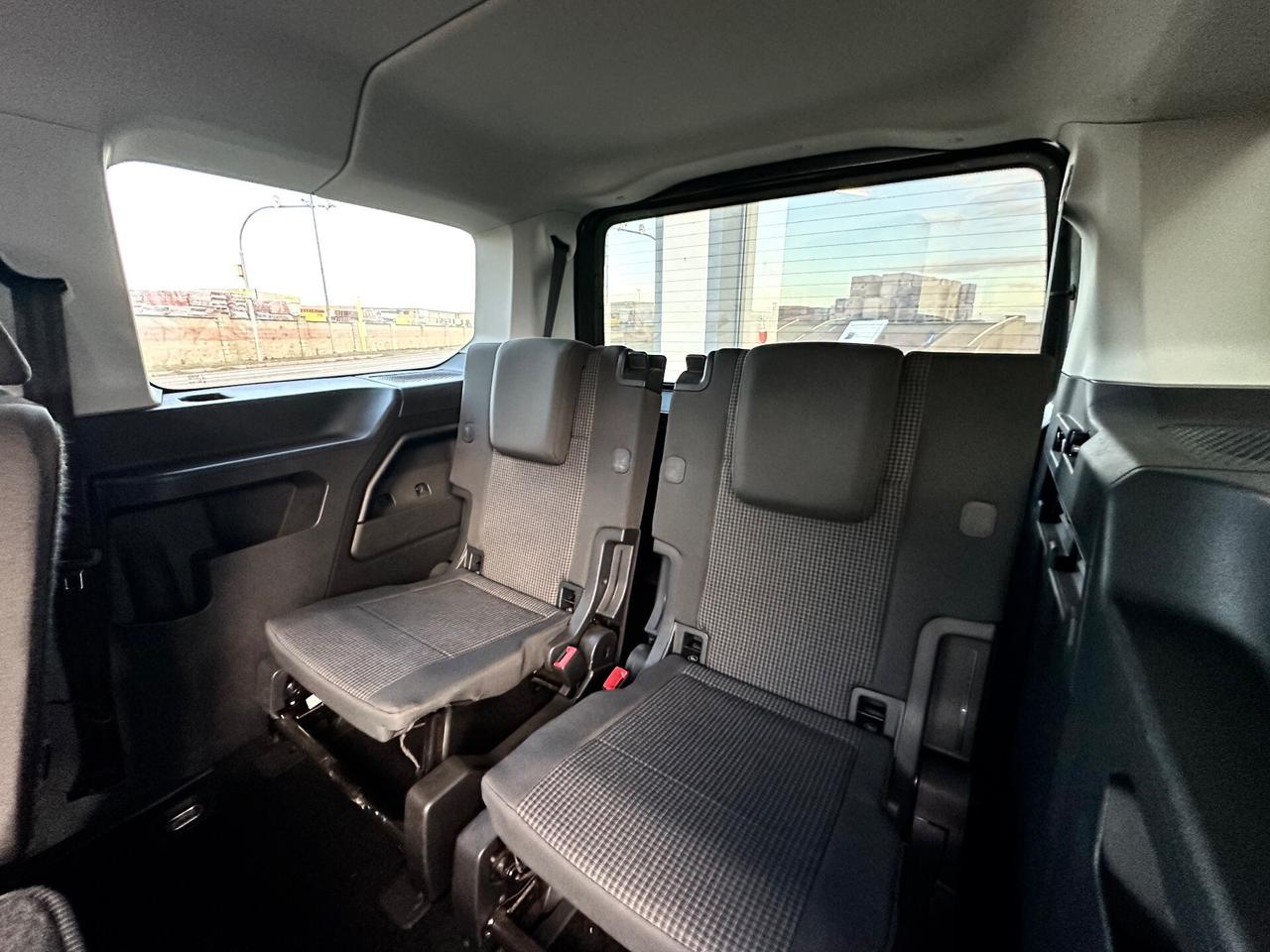 Volkswagen Caddy 2.0 TDI 122 CV DSG Space Maxi