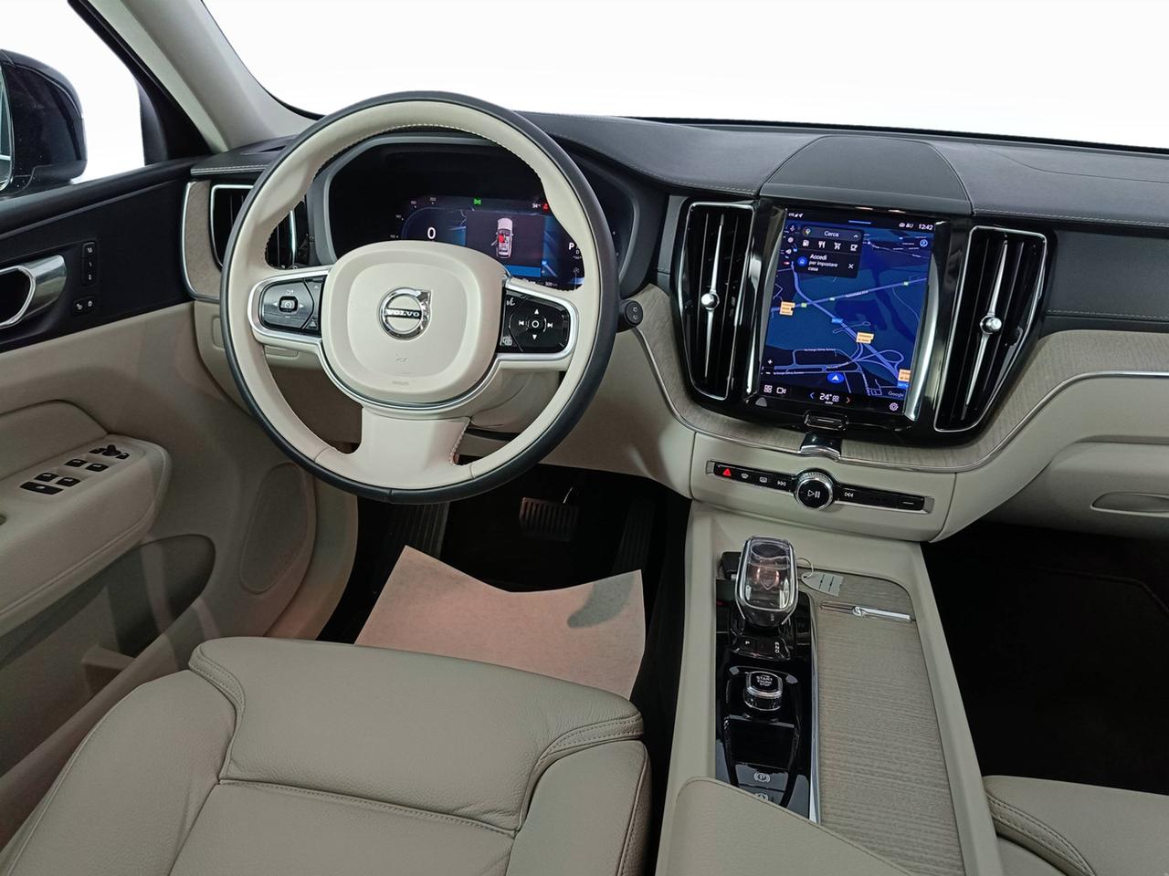 VOLVO XC60 II 2022 - XC60 2.0 b4 Inscription awd auto