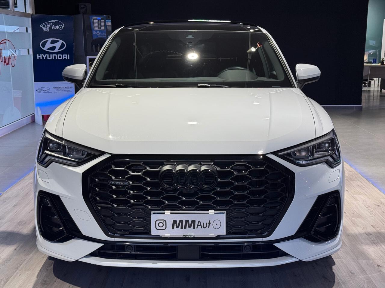 Audi Q3 SPB 40 TDI quattro S-Line Identity Black