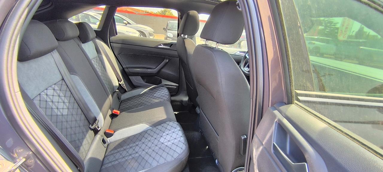 Volkswagen Taigo 1.0TSI 115CV R-LINE PANO CAMERA LED VIRTUAL ASSIST