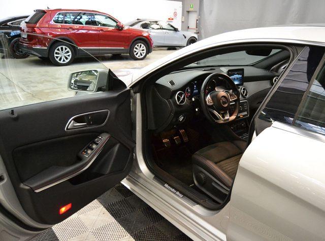 MERCEDES-BENZ CLA 180 Shooting Brake Premium Amg-Cerchi 19"-Led **