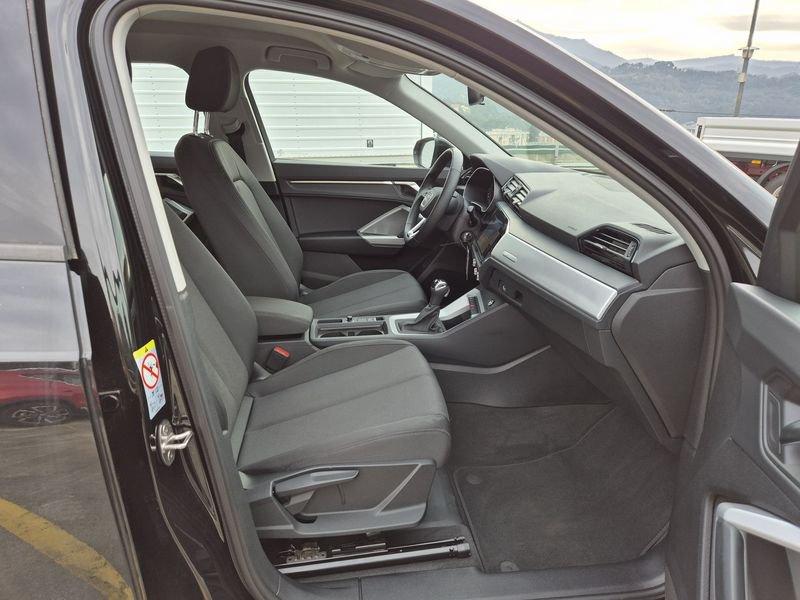 Audi Q3 45 1.4 tfsi e Business s-tronic