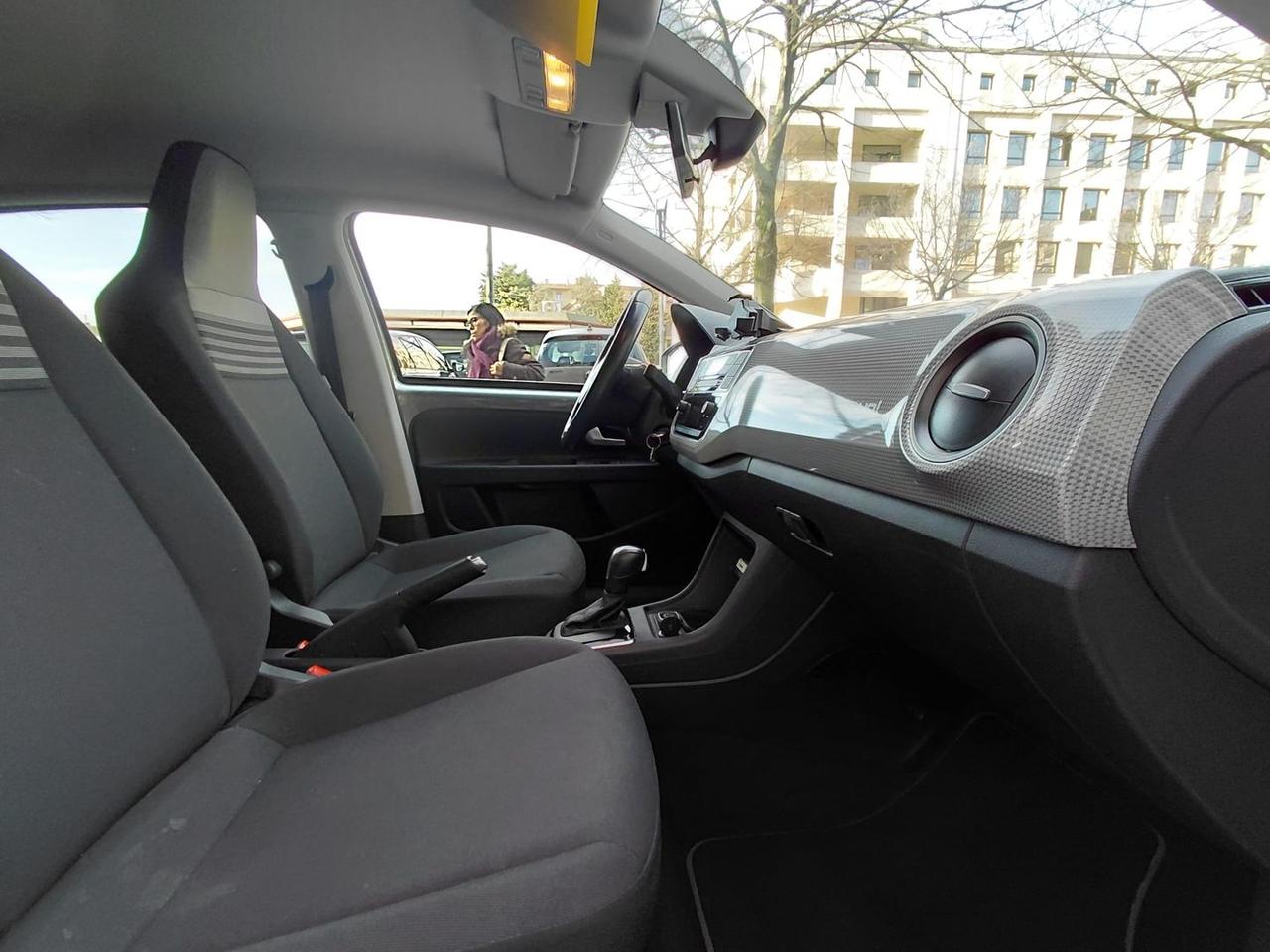 Volkswagen up! High up! #8348