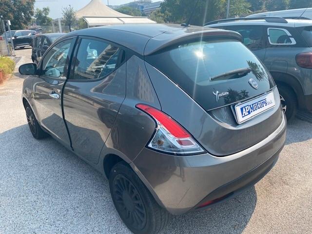 Lancia Ypsilon 1.2 69 CV 5 porte GPL Ecochic Silver 2021
