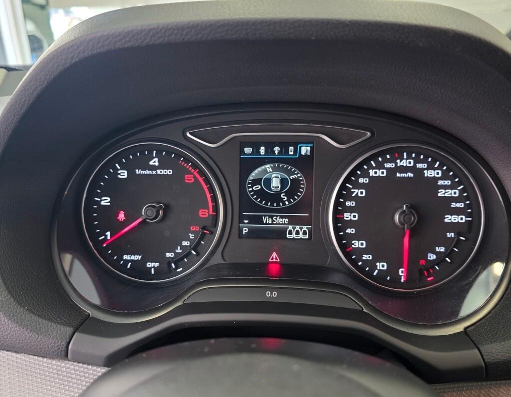 Audi Q2 35 TDI quattro S tronic Business