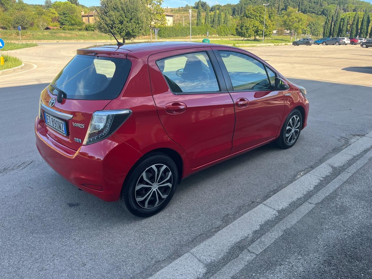 Toyota Yaris 1.5 Hybrid 5 porte Lounge automatica