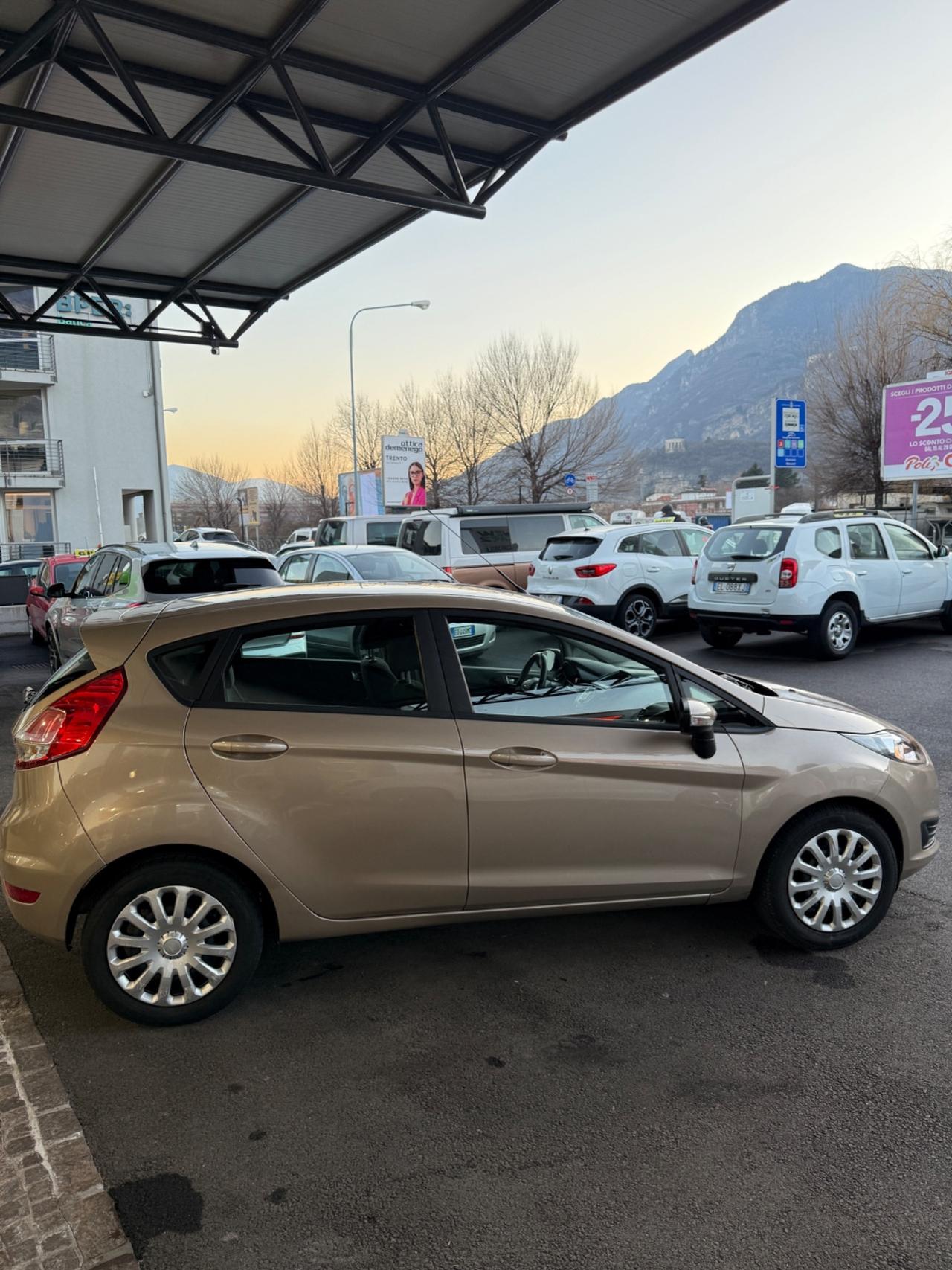 FORD FIESTA 1.4 Bz.- GPL BUSINESS x neopatentati