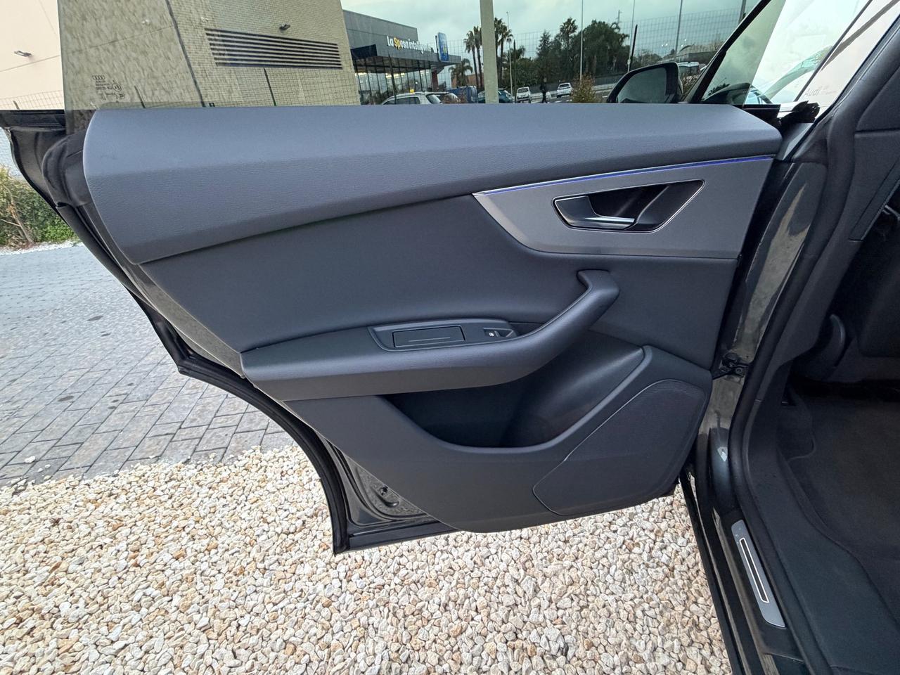 Audi Q8 SUV TDI quattro 210 kW tiptronic S line edition TETTO