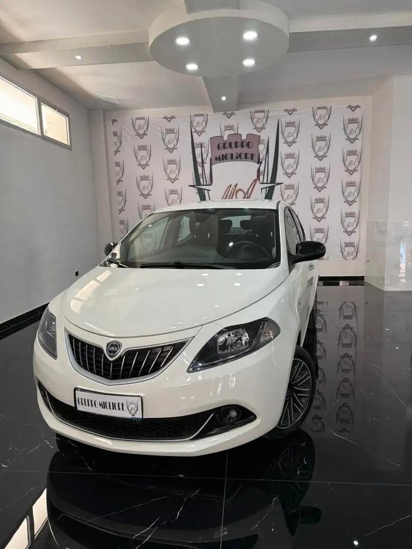 Lancia Ypsilon 1.2 69 CV 5 porte GPL Ecochic Silver