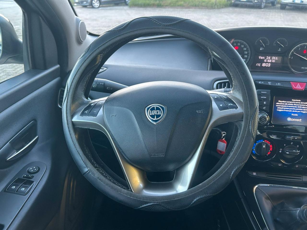 Lancia Ypsilon 1.2 69 CV 5 porte Platinum