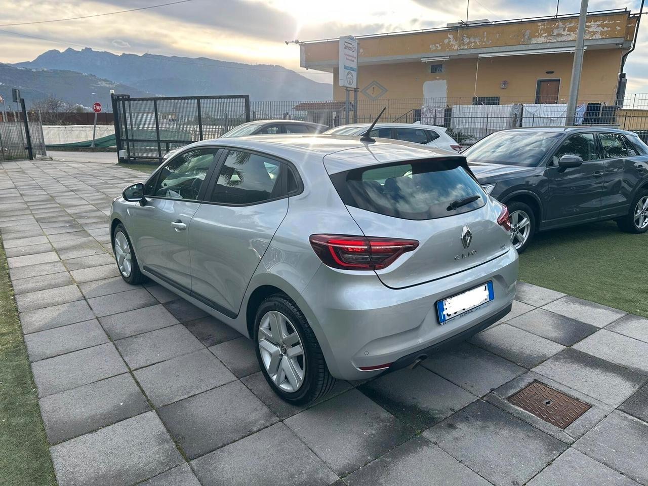Renault Clio 1.0TCe 90CV 2022 GRIGIO ALLUMINIO - FARI PURE VISION-SENSORI- NAVIG