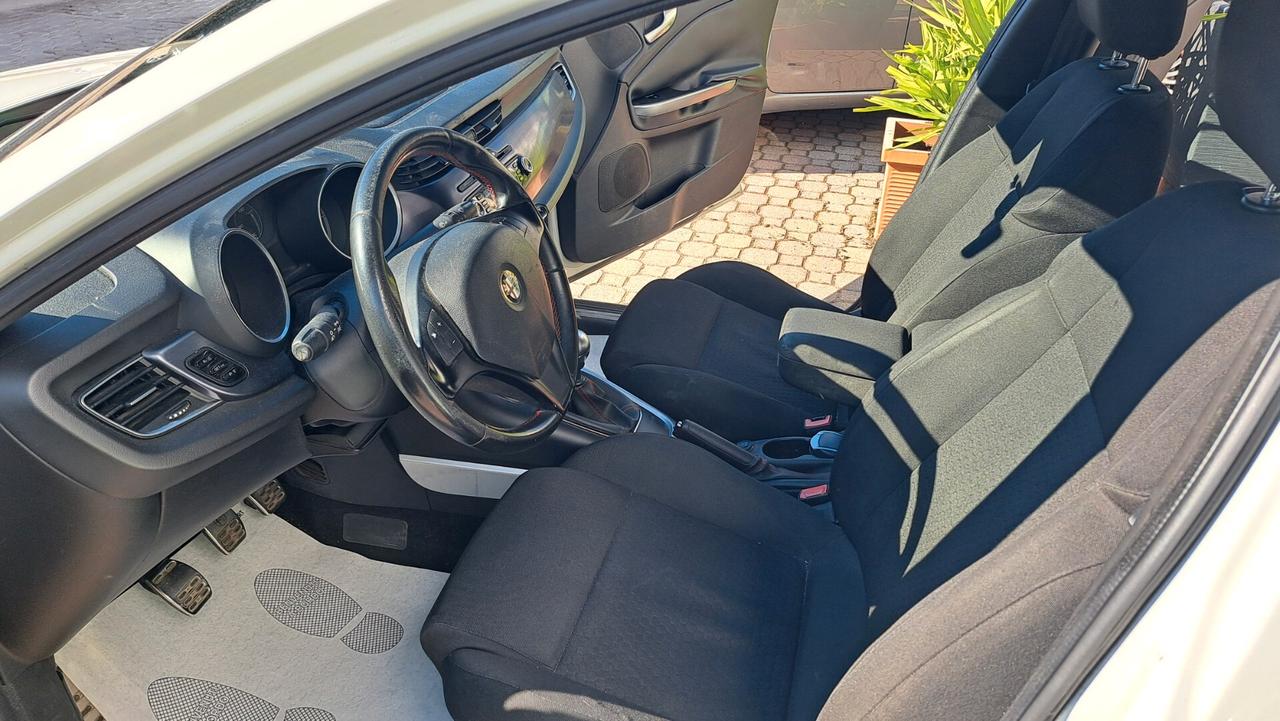 Alfa Romeo Giulietta 2.0 JTDm-2 140 CV Distinctive