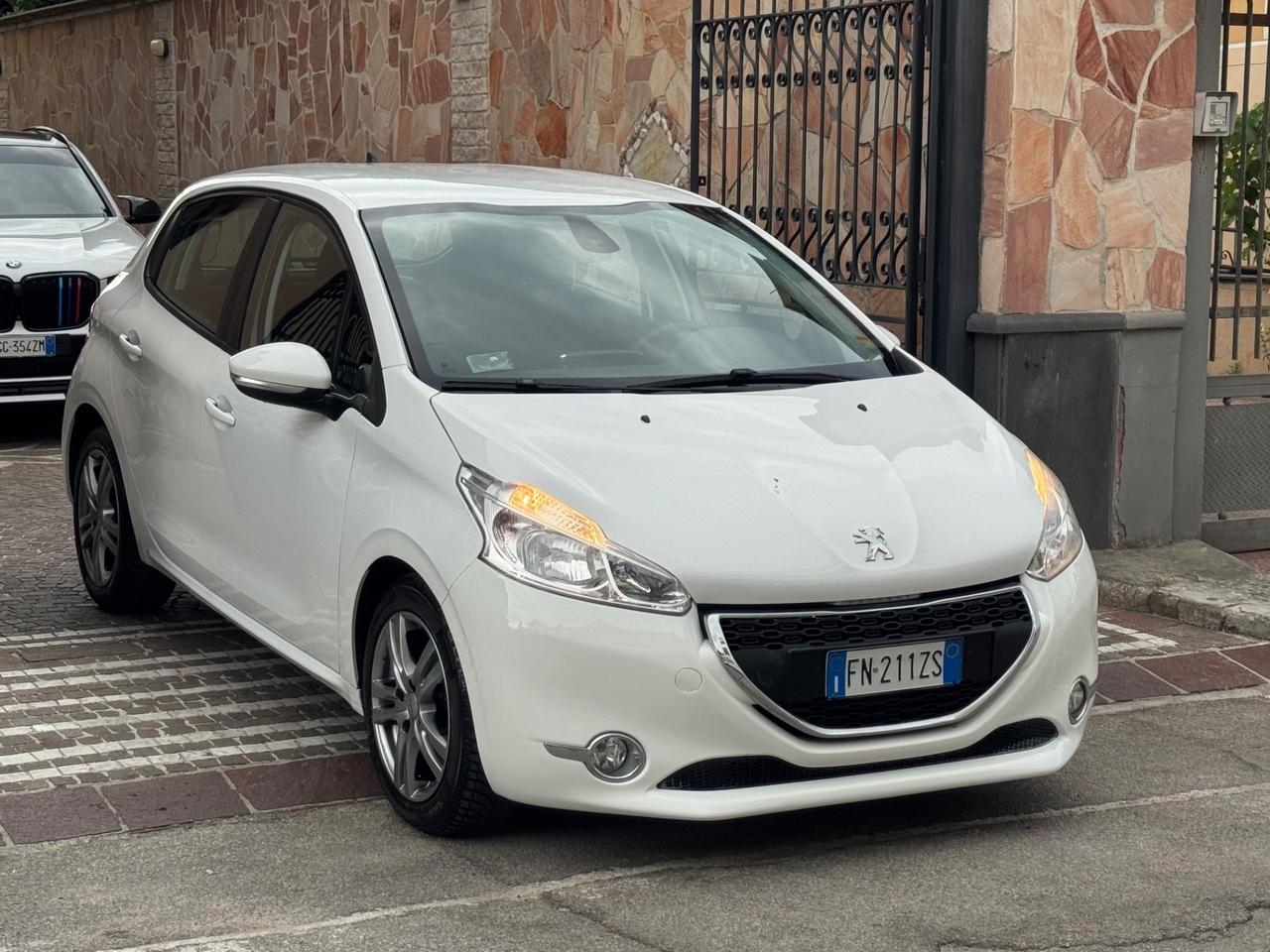 Peugeot 208 1.6 e-HDi 92 CV Stop&Start 5 porte Allure