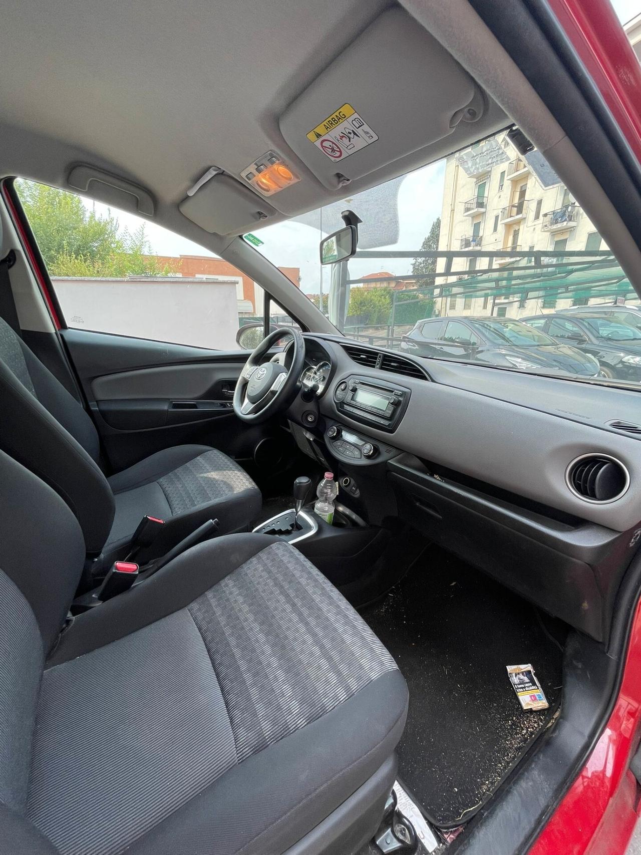 Toyota Yaris HYBRIDA