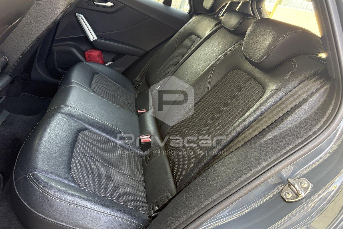 AUDI Q2 30 TDI S line Edition