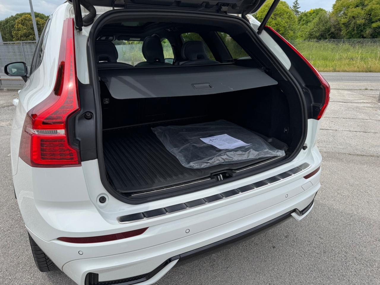Volvo XC 60 B4 R-Design Plus Dark