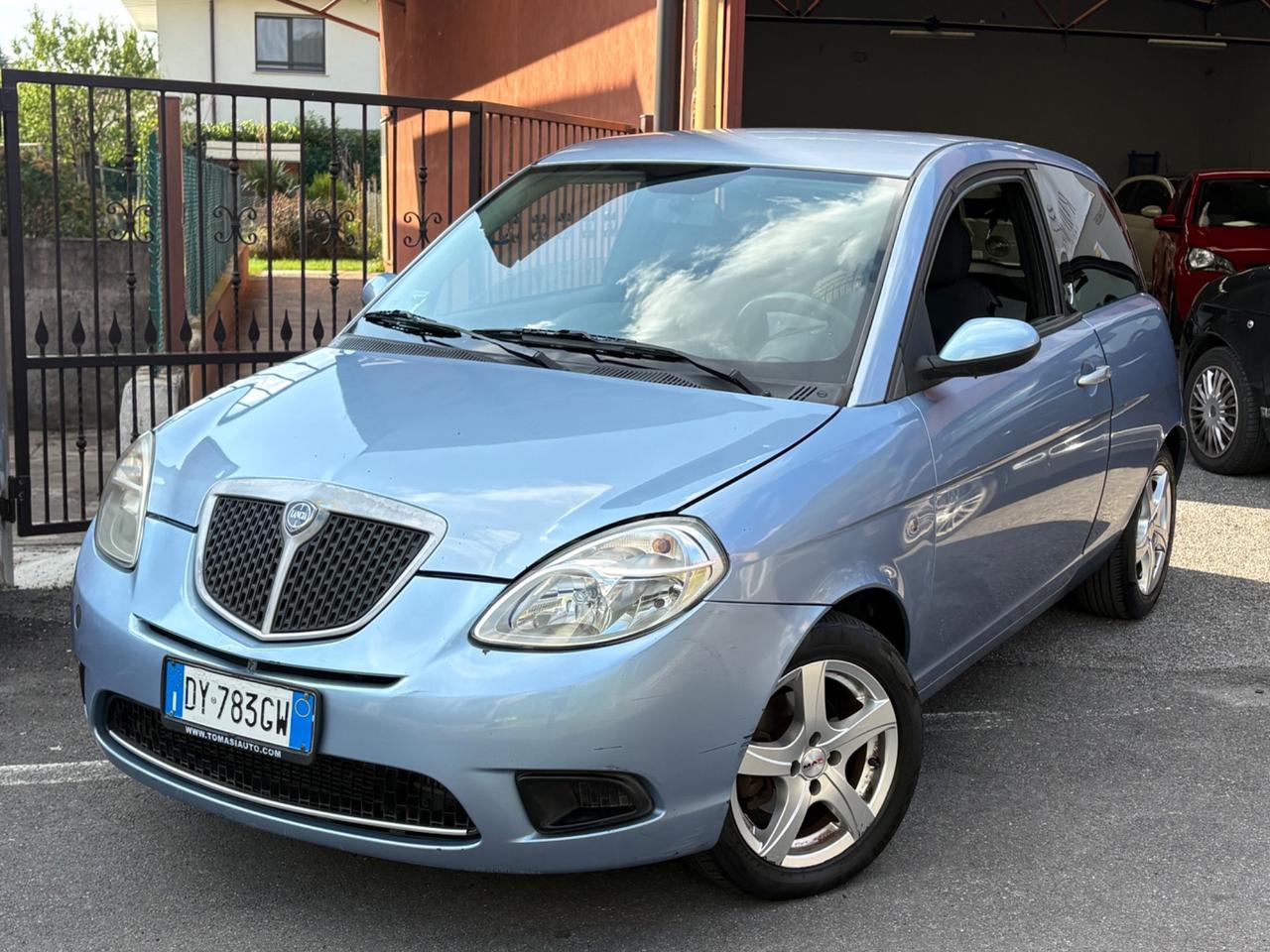 Lancia Ypsilon 1.3 MJT 90 CV Platino