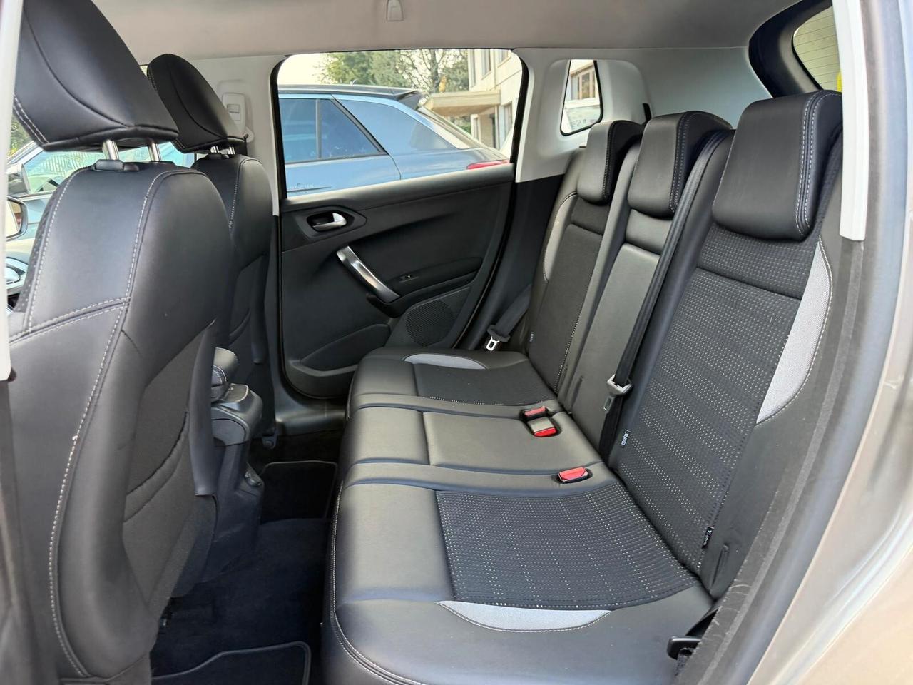 Peugeot 2008 1.6 e-HDi 92 CV Stop&Start Allure