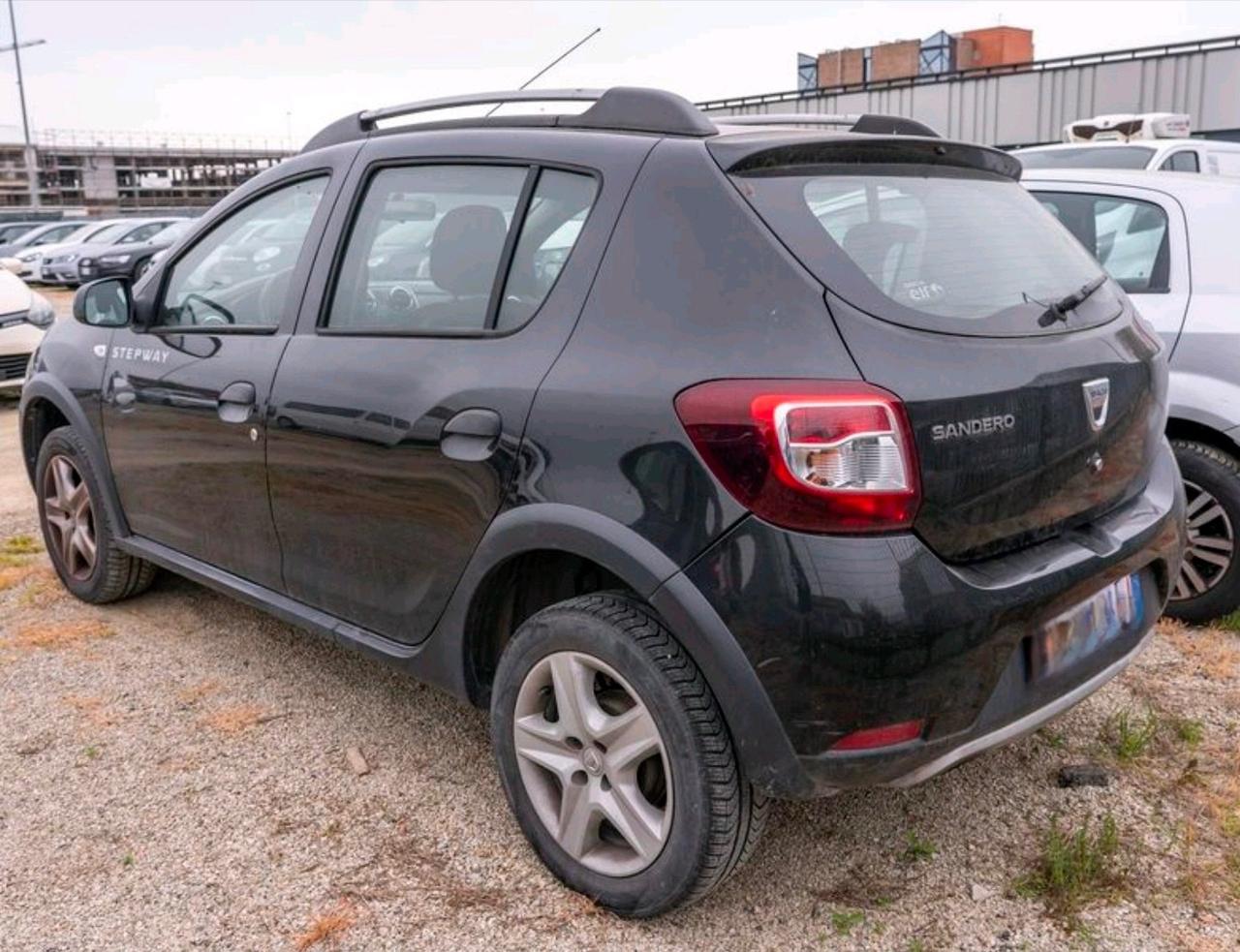 Dacia Sandero Stepway 90CV NEOPATENTATI - BENZINA