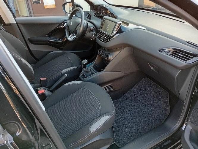 Peugeot 208 PureTech 82 5 porte Allure