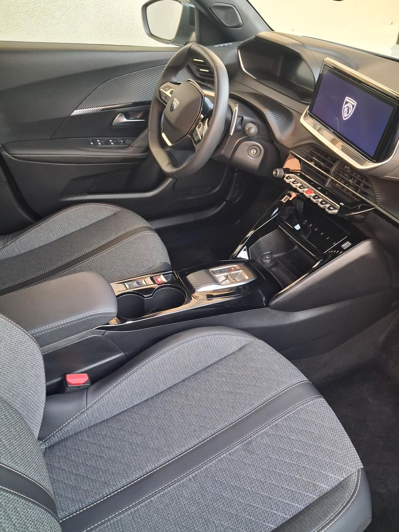 Peugeot 2008 PureTech 130 S&S EAT8 Allure