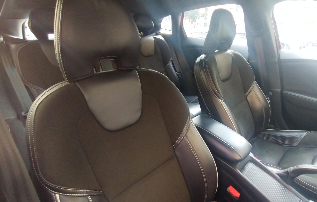 Volvo V40 D2 R-design